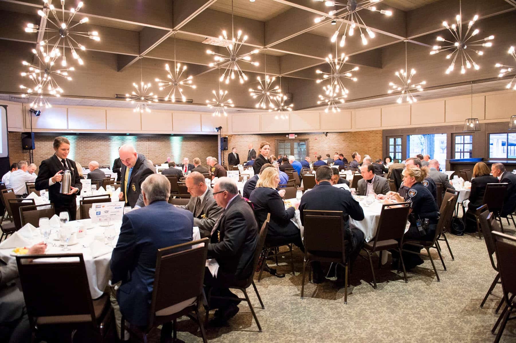 Gifting Ideas for Corporate Clients in the UAE That Go Beyond Dates