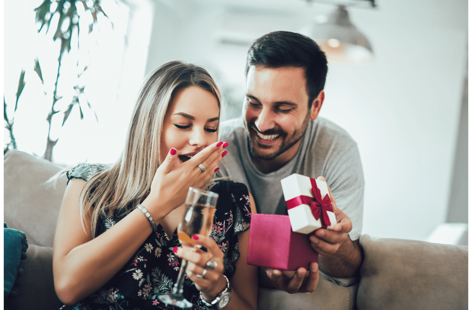 Top 7 Wedding Anniversary Gifts in the UAE