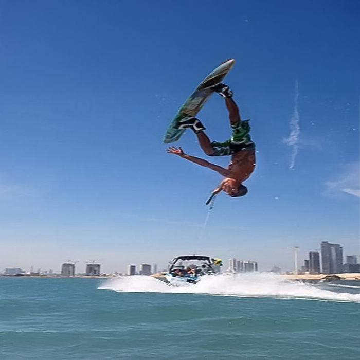 1-Hour Wakeboarding or Wakesurfing From Eywoa Marine Sports