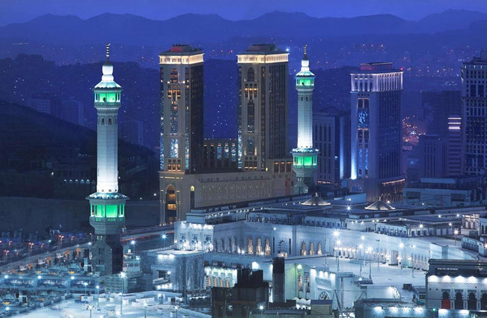 Umrah Hotel Break Gift Box: Four Nights of Spiritual Stay for Two - Kids Go Free |  at Wondergifts