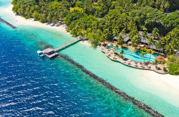 Maldives Tropical Escape Gift Box: Two-Night Hotel Break for Two - Kids Go Free |  at Wondergifts