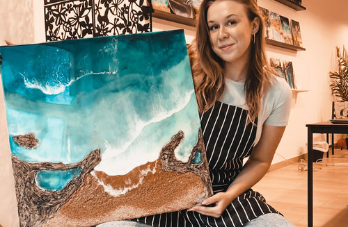 Mixed Media Resin Art Workshop at Art Therapy Studio Dubai for One |  at Wondergifts