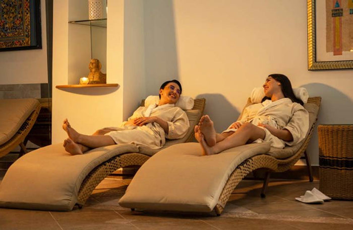 60-Minute Ultimate Aromatherapy Couples Massage at Cleopatra's Spa |  at Wondergifts
