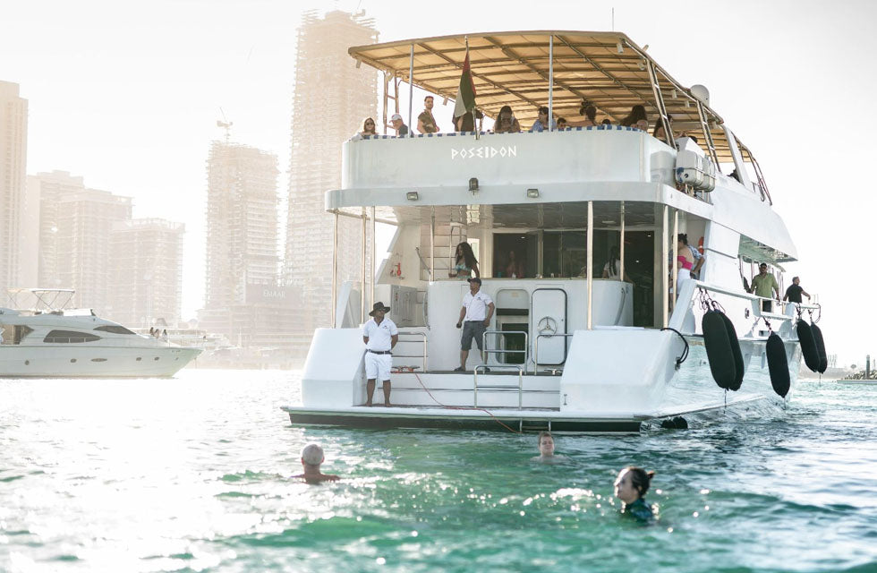 90-Minute Sunday Superyacht Tour with House Beverages For One