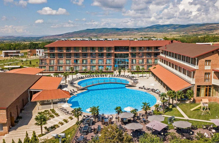 Enchanting Georgia Hotel Break Gift Box: Two-Night Retreat for Two -Kids Go Free |  at Wondergifts