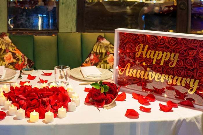 The Pods Dubai Romantic Birthday & Anniversary Dinner for Two Gift Box