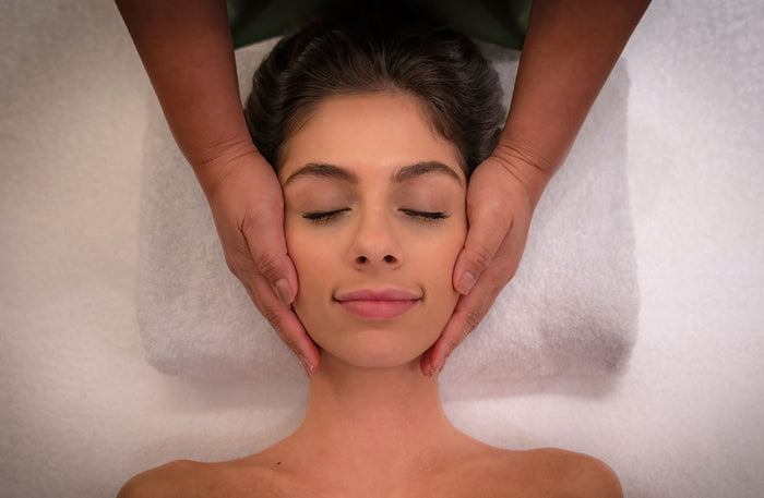 60-Minute Massage with Pool Access for One at Blu20 Spa - Radisson Blu |  at Wondergifts