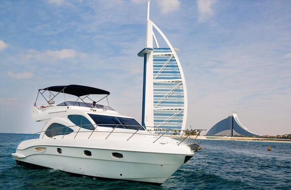 Luxurious Two Hours Private Yacht with Drinks for Up to 18 People