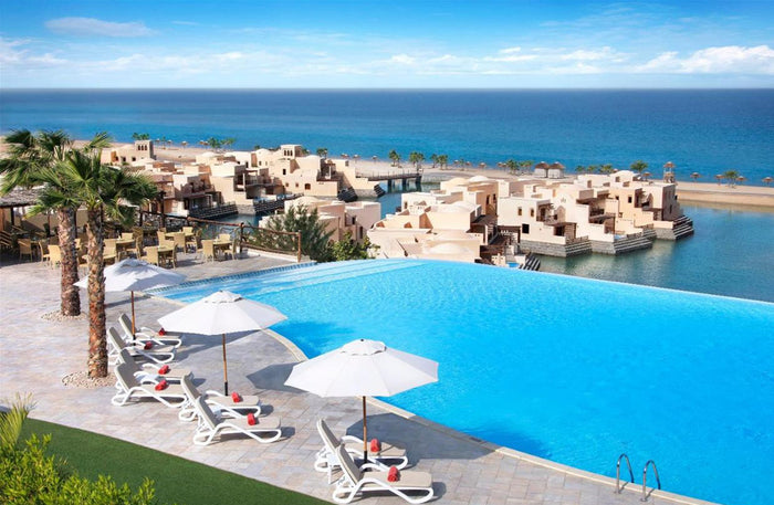 Luxury Getaways Gift Box: Choose Your Stay with Breakfast at 80+ High-Class Hotels |  at Wondergifts