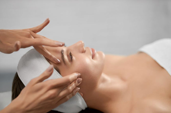 60-Minute Pevonia Refresher Facial at Natural Elements Spa |  at Wondergifts