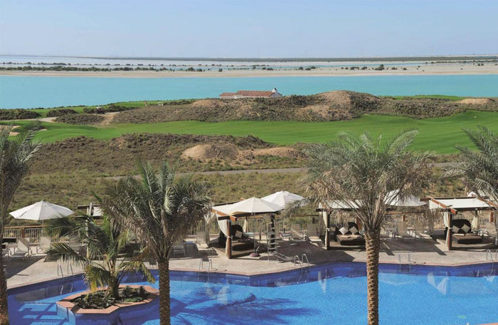 Luxury Getaways Gift Box: Choose Your Stay with Breakfast at 80+ High-Class Hotels |  at Wondergifts