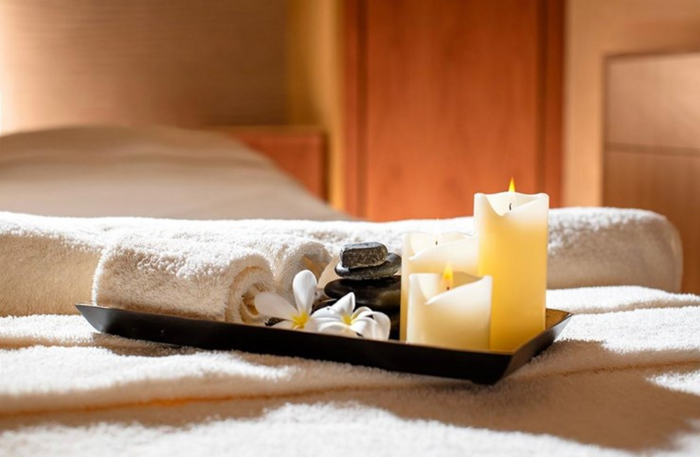 Soothing Couples Escape with a One-Hour Massage at The Biltmore Spa |  at Wondergifts
