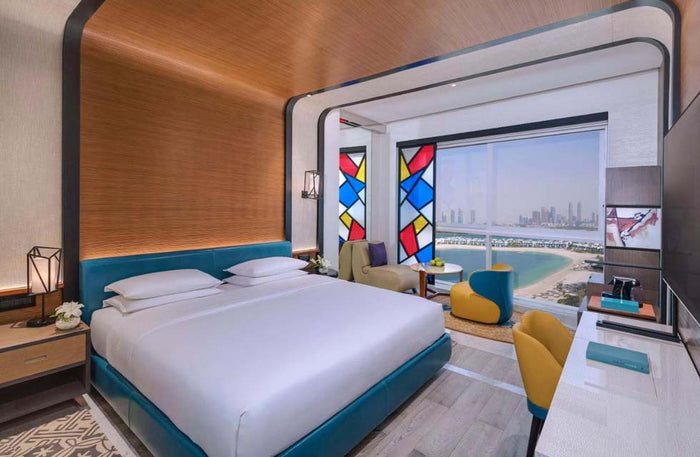 Luxurious One-Night Stay with Breakfast for Two at Andaz Dubai The Palm |  at Wondergifts