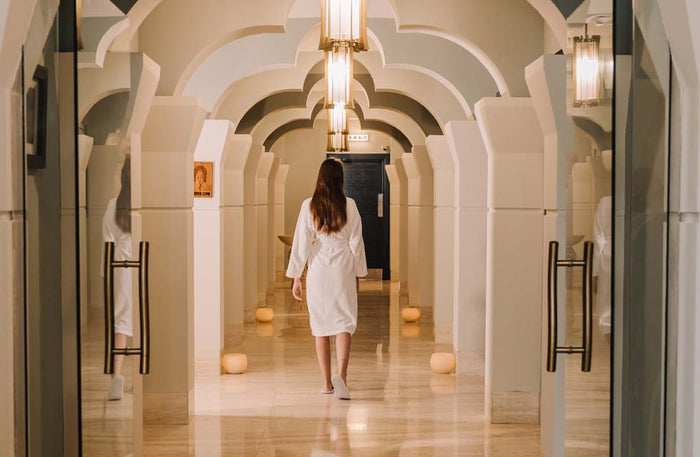 60-Minute Soothing Couples Massage and Premium Lunch at The H Hotel |  at Wondergifts