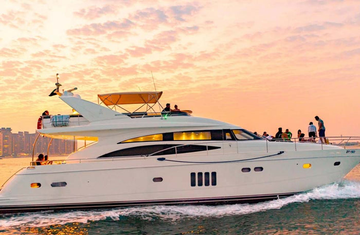 Enjoy 90-Min Dinner Cruise for 2, Dubai Marina – Live Music |  at Wondergifts