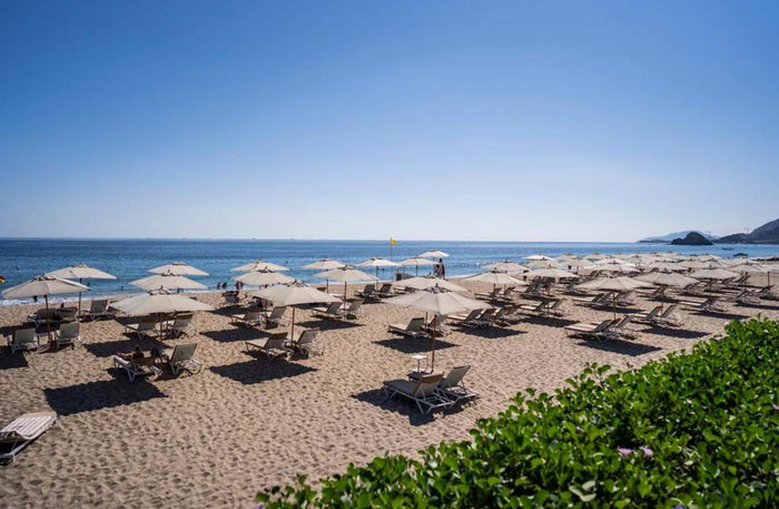 InterContinental Luxurious One-Night Stay at 8+ Elegant Hotels |  at Wondergifts