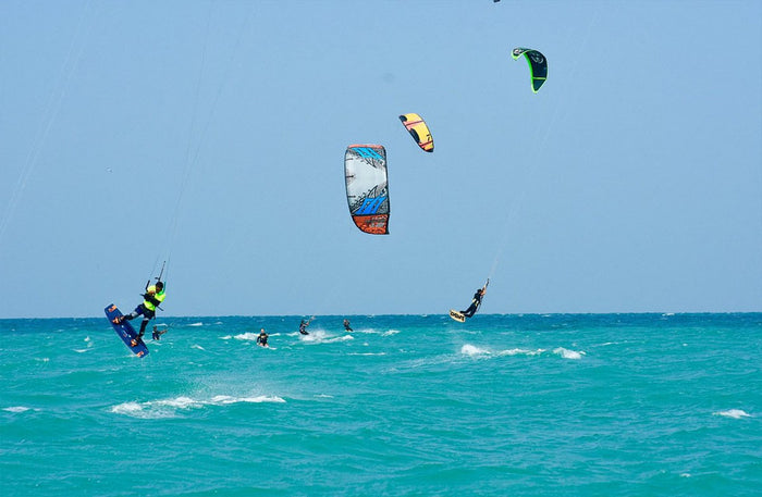 Thrilling One-Hour Private Kitesurfing Lesson at Kitesurf School Dubai
