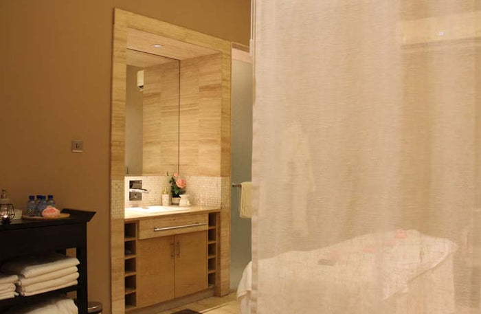 Relaxing One-Hour Massage at Azurro & Niyama Spa - Valid at 10 Locations