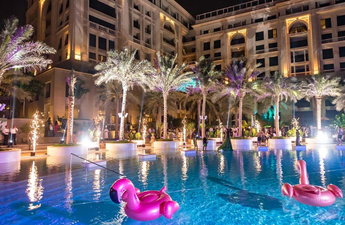 Couples Weekday Pool and Beach Access with F&B Voucher at Palazzo Versace |  at Wondergifts