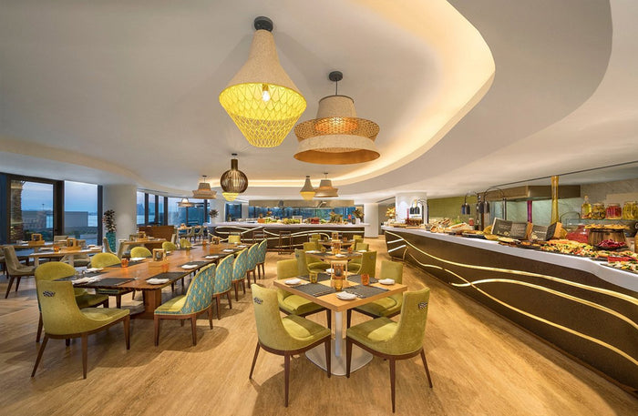 Saturday Brunch with Soft Beverages at The Retreat Palm Dubai for One |  at Wondergifts