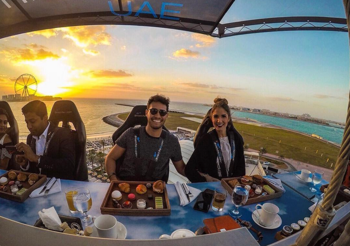 Extravagant Weekend Dinner in the Sky Experience with Stunning Views |  at Wondergifts