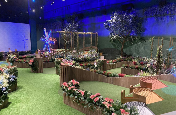 Vibrant Crazy Golf Experience with Drinks for One at Swingers Dubai