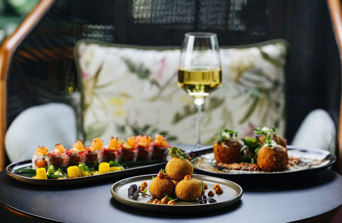 Unique Drunch for Two with House or Soft Drinks at Windows Bar and Lounge, Voco Hotel |  at Wondergifts