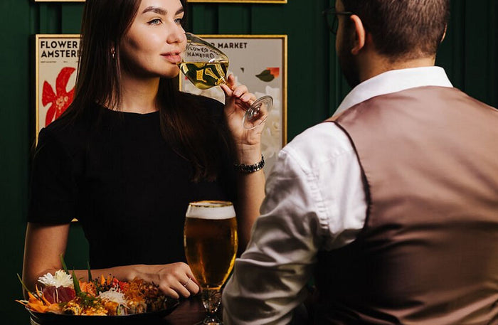 Unique Drunch for Two with House or Soft Drinks at Windows Bar and Lounge, Voco Hotel |  at Wondergifts