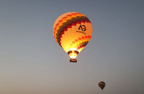 Dawn Hot Air Balloon Ride with Refreshments for One Child |  at Wondergifts