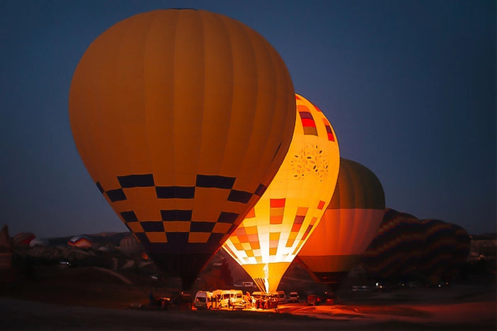 Romantic Hot Air Balloon Ride for Two Over Dubai’s Desert with Red Roses |  at Wondergifts