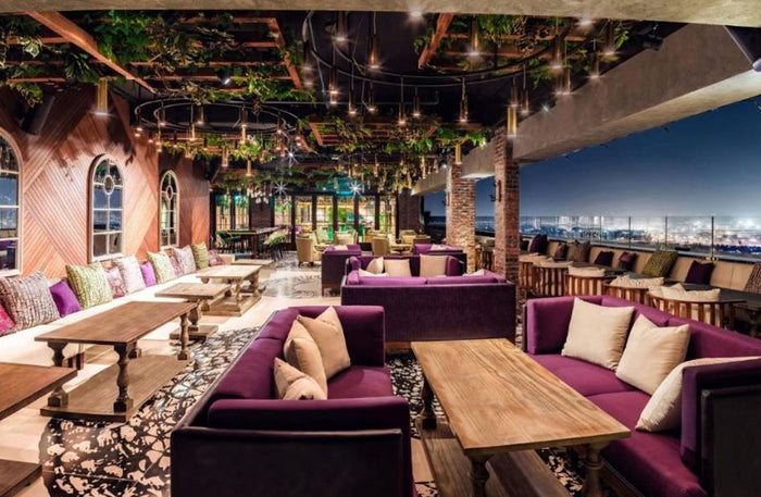 Elegant One-Night Summer Stay with Breakfast for Two at Hyatt Regency |  at Wondergifts