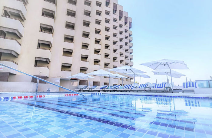 60-Minute Massage with Pool Access for One at Blu20 Spa - Radisson Blu |  at Wondergifts