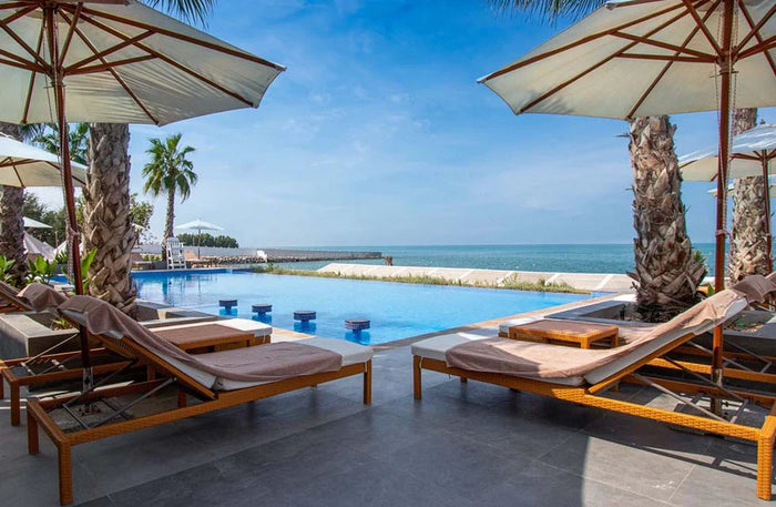 Romantic Getaways Gift Box: Choose Your One-Night Stay at 60+ Prestigious Hotels |  at Wondergifts