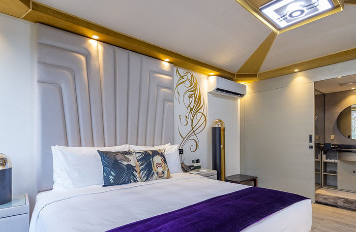 Stunning One-Night Stay in Arabic Chalet OGLE with Breakfast for Two at Nirvana Retreat |  at Wondergifts