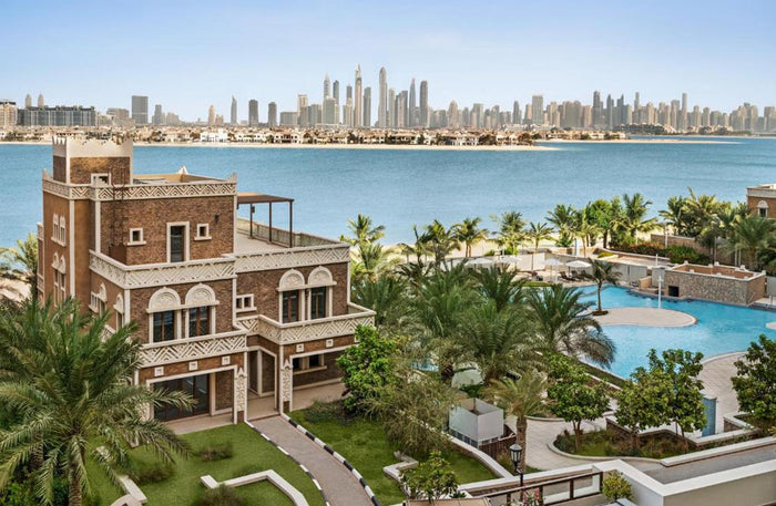 Luxury One-Night Beachfront Stay for Two at Wyndham Residences The Palm |  at Wondergifts