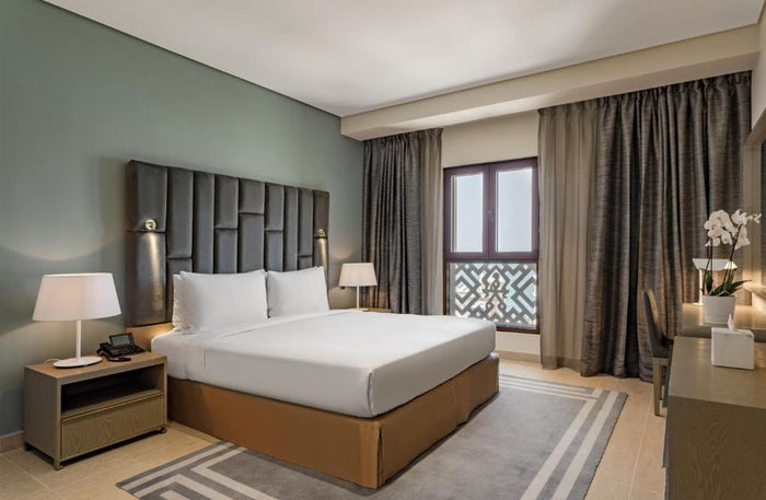 Luxury One-Night Beachfront Stay for Two at Wyndham Residences The Palm |  at Wondergifts